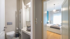 Bathroom - 2 Bedroom & 2 Bathroom - 4mins Walk To Acropolis (Athina)
