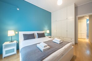 2 chambres, fer et planche à repasser, lit parapluie, draps fournis