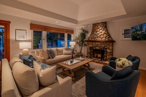 TV, fireplace, ping pong