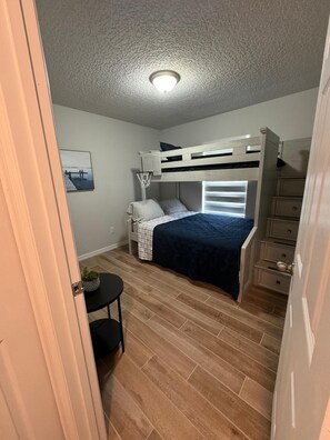 4 Schlafzimmer, Bügeleisen/Bügelbrett, WLAN, Bettwäsche