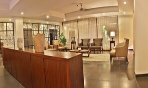 Lobby - Oxford Golf and Country Club (Pune)