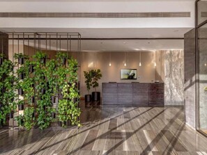 Lobby - Oxford Golf and Country Club (Pune)