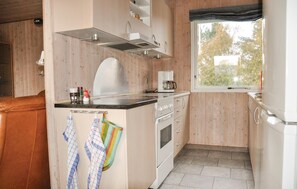 Kühlschrank, Mikrowelle, Herdplatte, Geschirrspüler