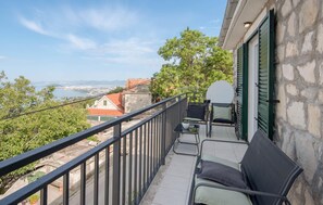 Property grounds - Awesome home in Podstrana (Podstrana)