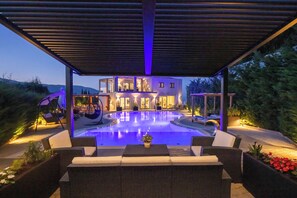 Indoor pool, outdoor pool