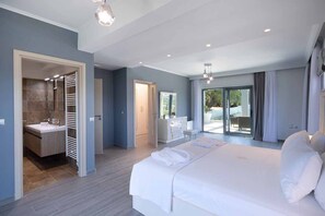 5 chambres, coffres-forts dans les chambres, fer et planche à repasser