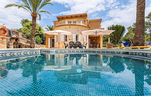 3 bedroom awesome home in Porto Petro