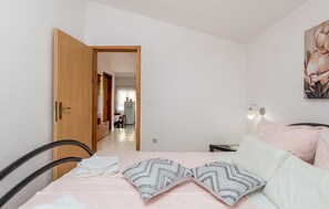 2 bedrooms, free WiFi, bed sheets