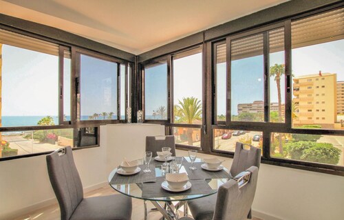 Cozy apartment in Torrevieja with house sea view