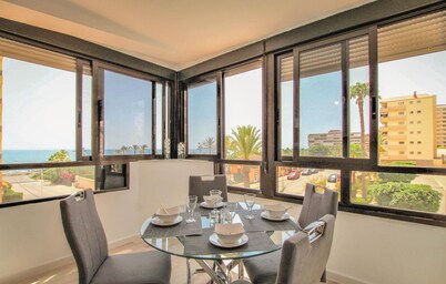 Cozy apartment in Torrevieja with house sea view