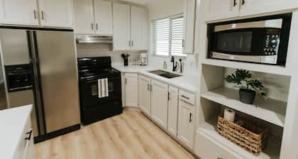 Private Pool and Hot Tub, 4-bedroom Stay