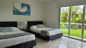 2 habitaciones, escritorio, tabla de planchar con plancha y wifi gratis