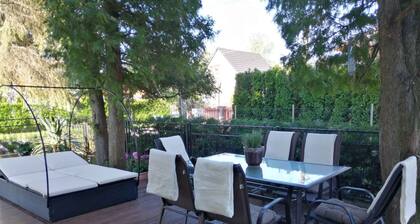 Holiday home with pool and internet