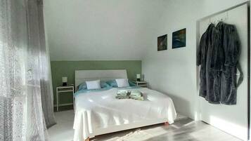 3 bedrooms, iron/ironing board, internet