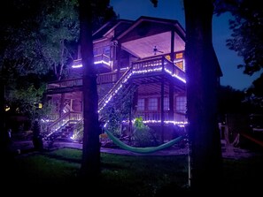 Exterior - Trinity Chalet, Lakefront  Downstairs Home w/, Covered Patio! Sleeps 3 (Trinity)