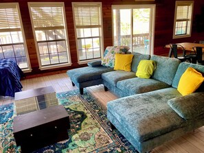 Smart TV - Trinity Chalet, Lakefront  Downstairs Home w/, Covered Patio! Sleeps 3 (Trinity)