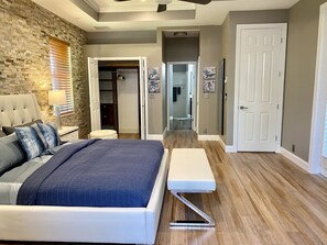 4 bedrooms, desk, iron/ironing board, travel cot