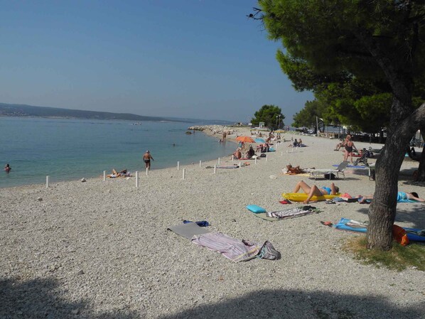 Beach nearby - Holiday apartment with outdoor pool just 30 meters from the beach (Crikvenica)