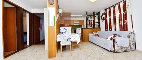 Télévision, chaîne hi-fi