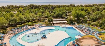 Holiday house with pool