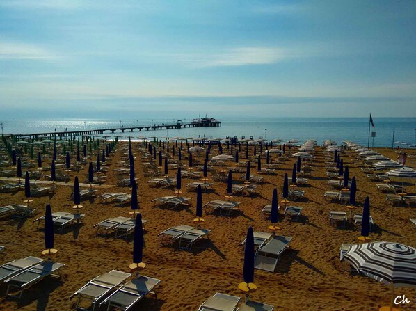 Beach nearby - Holiday apartment with air conditioning and balcony (Lignano)