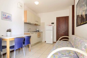 Wasserkocher mit Kaffee-/Teezubehör