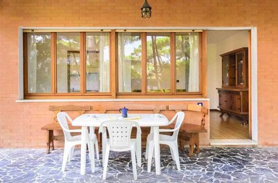 Holiday apartment with air conditioning and terrace in Lignano