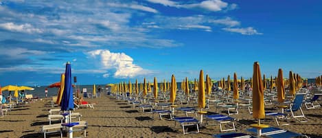 Una spiaggia nelle vicinanze