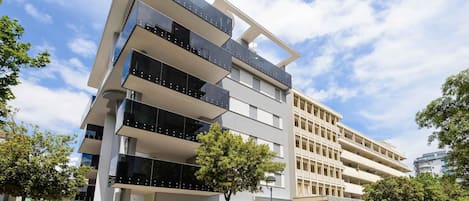 المنشأة من الخارج