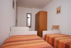 2 chambres, lit parapluie, accès Internet