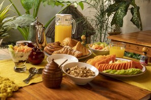 Free daily continental breakfast