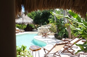 Family Bungalow | Hypo-allergenic bedding, down comforters, minibar, in-room safe