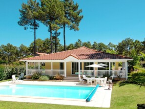 Pool - Cosy apartment in villa for 8 guests with WIFI, private pool, TV, terrace and pets allowed (Lacanau-océan)