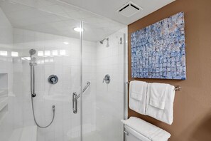 Combined shower/tub