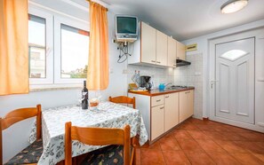 Herdplatte, Wasserkocher mit Kaffee-/Teezubehör