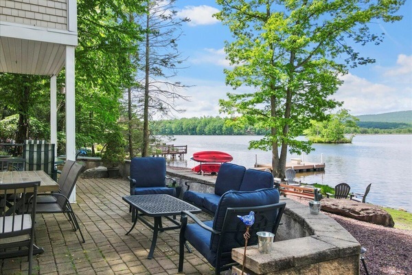 Patio seating with gorgeous views!