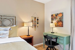3 chambres, bureau, Wi-Fi gratuit, draps fournis