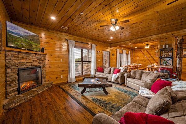 TV connectée, cheminée, jeux vidéo, baby-foot