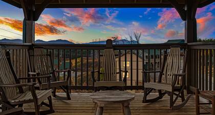 Large Cabin - 11 bedrooms - 2 Miles from Dollywood - Tour Bus Welcome