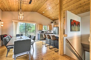 Interior - 'Elkwood Lodge' Cabin w/ Hot Tub in Star Valley! (Star Valley)