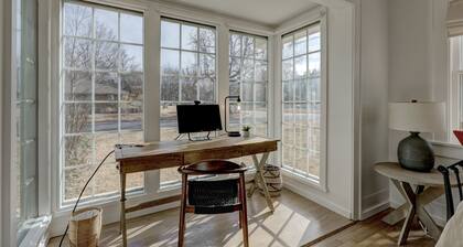 High End Campus Cottage 5 Star - King Bed, 3 Bedrooms, 1.5 Bath, Newly Remodeled