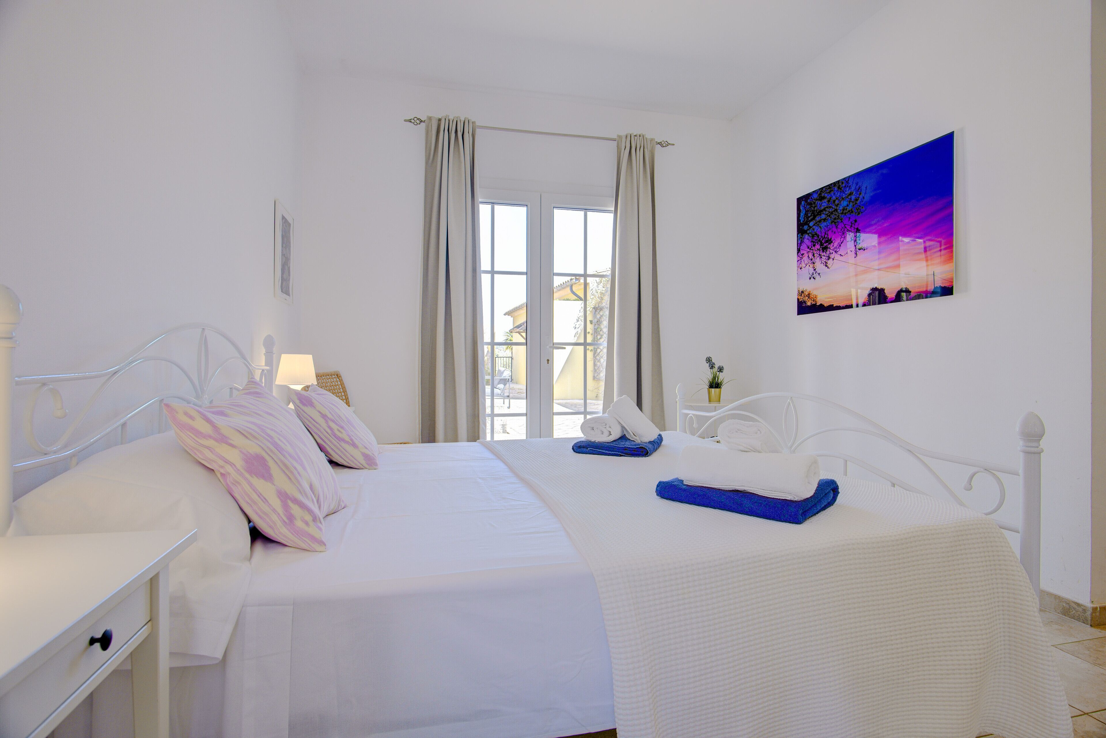 5 bedrooms, iron/ironing board, free WiFi, bed sheets