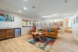 Télévision, cheminée