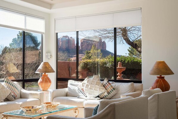 TV, fireplace - Indian Cliffs Retreat ~ 3 Bed 2 Bath With Pool/Jacuzzi And Red Rock Views (Sedona)