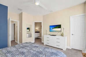 3 habitaciones, tabla de planchar con plancha, internet y ropa de cama 