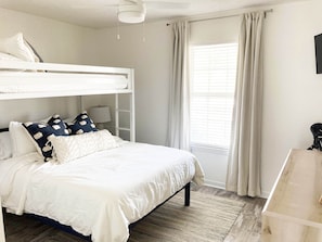 2 bedrooms, iron/ironing board, travel cot, free WiFi