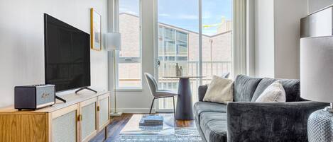 Télévision, chaîne hi-fi