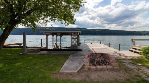 Lake Haven: Cozy Wine Trail Home with Bonus Suite