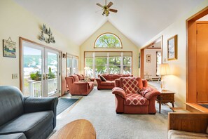 TV, peis og DVD-spiller