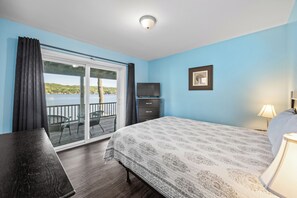 8 bedrooms, iron/ironing board, Internet, bed sheets